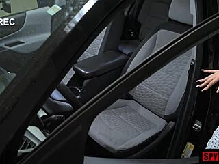 एंजेल गॉस्टोसा सोलो खेलते पकड़ी गई स्टेपडैड को चोदती