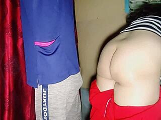 Muslim BBW anal se office attendant ko doggy mein chudti hai