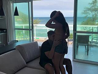 Cheguei da praia cheia de tesão e gozei gostoso no pau do bandido, swollen pussy dripping