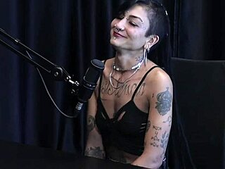 Prefere Dominar Tem Vontade De Um Gang Bang Com Oito Gosta De Pau Grande E O Video Que Fez Com O Mario - Caroleta Roots Watch On Sheer Red!