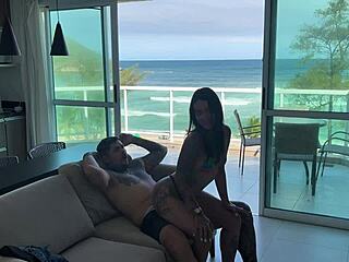 Cheguei da praia cheia de tesão e gozei gostoso no pau do bandido, swollen pussy dripping