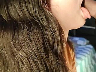 फूहड़ सौतेली बहन की गांड पूजी जाती है और डॉगी में लंड राइड करती है