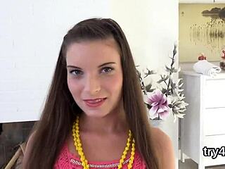 मासूम युवती 18+ लंड चूसती है और फक होती है