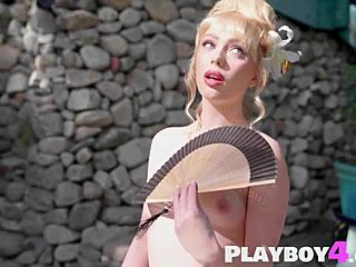 wow, this sexy blonde teen looks amazing naked!