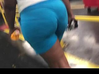 Ebony thick booty walking in spandex leggings candid
