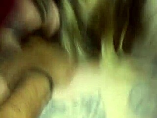 Que delicia que me den encuatro y me hagan venir de lo rico y chuparla toda