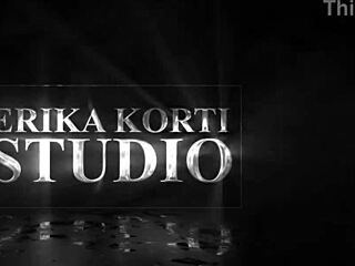 रेडहेड स्लट गीली योनी की तबाही सहती है डबल पेनेट्रेशन और पिस जेट्स के साथ।