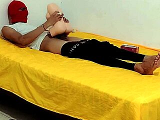 क्या यह गुड़िया दिनों बाद चुदाई के लिए तैयार है?