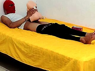 क्या यह गुड़िया दिनों बाद चुदाई के लिए तैयार है?