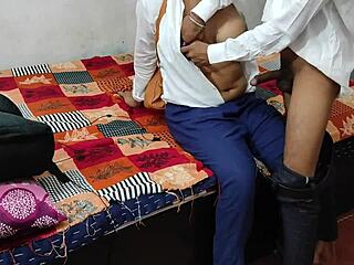 गर्लफ्रेंड पूल पार्टी में सीक्रेट सेक्स करती है