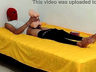 क्या यह गुड़िया दिनों बाद चुदाई के लिए तैयार है?