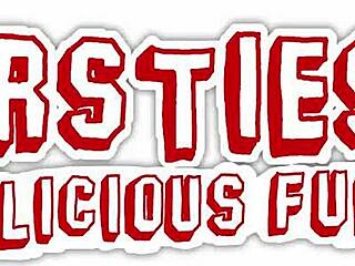 luisa experiences a drenching squirting orgasm close up