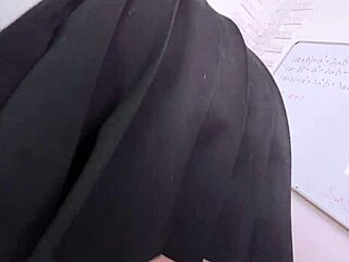 Teacher ke saath roleplay mein secret chudai, yeh bahut taboo hai 😏