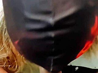 मिल्फ लातीना कंस्ट्रक्शन वर्कर को ब्लो जॉब देती है, रियल होममेड