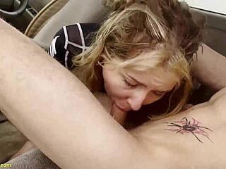 Me and my girlfriend, we fucked so wild in the car backseat, it was amazingg!