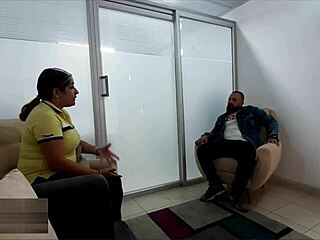 Llego a un trato con la directora del colegio de mi hijastro ayud�ndola con una rica cojida y quit�ndole las ganas de verga - porno en espa�ol