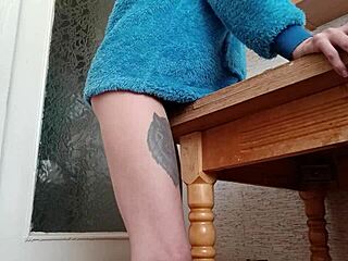 skinny brunette masturbates her wet pussy on the kitchen table, reaching orgasm fast 😈