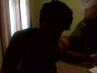 नंगी वर्कआउट में बड़ी नेचुरल चूचियों वाली ब्लैक मैच्योर आज़ाद एक्सरसाइज