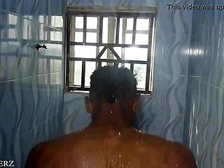 शावर के नीचे 18+ एशियन बीबीडब्ल्यू को डॉगी में झुकाकर वाइल्ड चुदाई, हॉर्नी इबोनी इंडियन क्यूटी को बीबीसी से क्रिम्पाई और गीला कम!