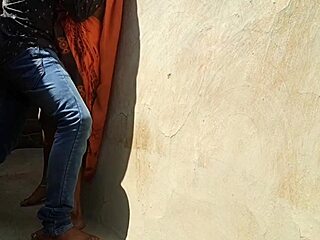 18 साल की बड़ी गांड वाली सौतेली बहन की जोरदार चुदाई