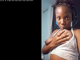 ब्राजीलियन बिग ऐस एबनी स्लट की हॉट डीपथ्रोट और चूत टॉय वाली स्पिटिंग सीन!