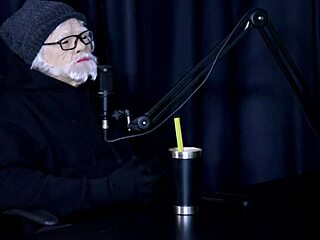 Did you ever think I'd record with Kidi Bengala enjoying the exhibitionist part making deals while the old guy licks a pussy - Flor de Damiana on Sheer Red?