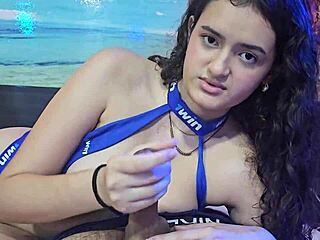 पतली लैटिना बड़ी नेचुरल चूचियों वाली तेरी हैंडजॉब को ऑर्गेज्म तक गाइड कर रही हूँ इतना हॉर्नी फील