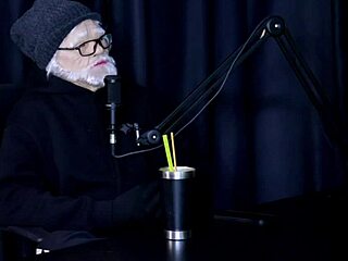 Did you ever think I'd record with Kidi Bengala enjoying the exhibitionist part making deals while the old guy licks a pussy - Flor de Damiana on Sheer Red?