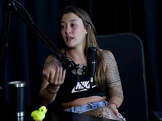 Did you ever think I'd record with Kidi Bengala enjoying the exhibitionist part making deals while the old guy licks a pussy - Flor de Damiana on Sheer Red?