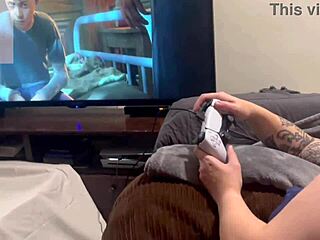 हे स्टेप डैडी, ये गेम खेलें जहां मैं तुम्हारा बड़ा लंड चूसूं और कम निगलूं जबकि तुम मेरी टाइट शेव्ड चूत चाटो