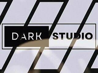 हॉट जवान ब्रूनेट रूममेट के साथ सुपर एडवेंचरस एनल फन