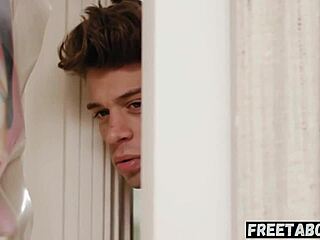 वेकेशन पर सौतेली बहन के साथ बेड शेयर से रफ एनल क्रीमपाई फुल मूवी!