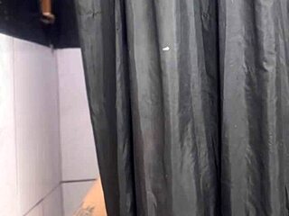 साओ पाउलो की फेमस स्टोर के लॉकररूम में आदमी घुसा बिना कंडोम के चोदा 😱 गांड फट गई स्पर्म से भरी