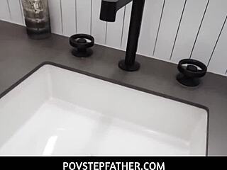 सौतेली बहन फियोना फ्रॉस्ट और एलिसिया विलियम्स के साथ पीओवी सौतेले बाप मस्ती क्यों?