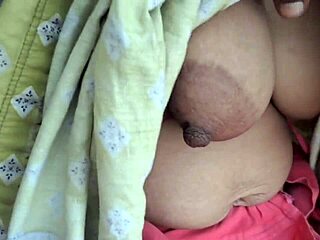 साउथ इंडियन आंटी ने पार्टी में बालों वाली चूत फैलाई पुराने अंकल्स की रफ चुदाई के लिए