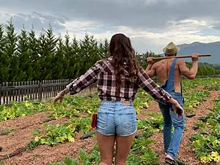 गर्मियों में वाइल्ड 69 सेशन में डीपथ्रोट और चेहरे पर कमशॉट बाहर, वाह रे!