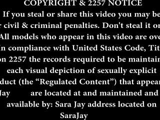 एमजेड डैनी बड़ी गांड चूचियां निकाल closet साफ कर रही!