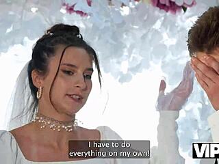 दुल्हन को आउटडोर पब्लिक एनल क्रीमपाई चुदाई शादी की ड्रेस स्टॉकिंग्स में ककौल्ड देखे