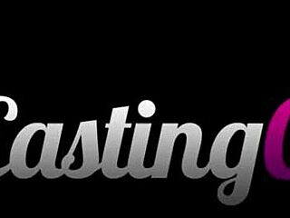 नई चुदक्कड़ एजेंट के लंड से डॉगी चुदाई के बाद चेहरे पर कम मलवाती है