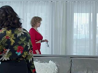 बेबीसिटर सौतेली बहन पब्लिक चुदाई में डीपथ्रोट राइडिंग क्रीमपाई