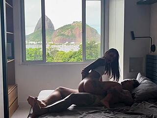 Will this swollen pussy tourist take creampie from romantic ebony bodybuilder in fishnets?