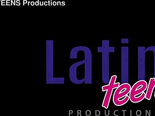 सुसी स्वीट मासूम चेहरा होने पर भी इंटेंस डबल पेनेट्रेशन की भीख मांग रही वाइल्ड सेशन में