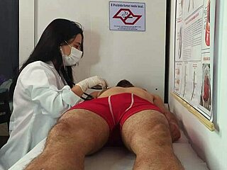 enfermeira e est�tica observa ere��o do paciente