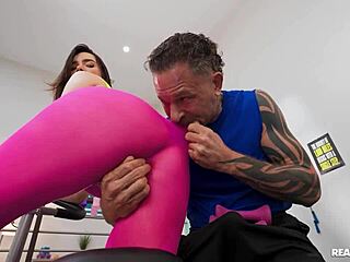 Gym Routine Turns Raunchy With Athletic Brunette Blowjob And Cumshot