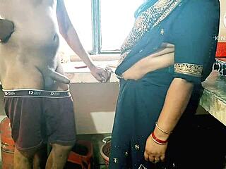 अरे देसी भाभी भूखी मूव्स से लड़कों को वाइल्ड चुदाई 😈🍆