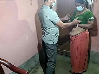 अरे सौतेले बेटे, अपनी सौतेली माँ को तेरी मज़बूत हाथों से रिलैक्सिंग मसाज दे 18+