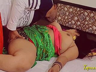 इंडियन लड़का भाभी को डॉगीस्टाइल में झुकाकर जोरदार चुदाई करता, ब्लोजॉब और बड़े चूचों वाली मोटी बॉडी पीटता होममेड में