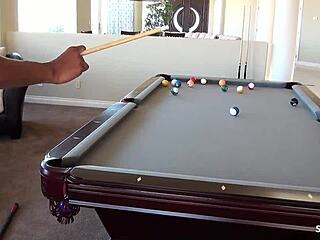 पेटाइट लाटिना एम्बर जेम्स को बडे काले लंड वाले स्ट्रेंजर ने प्राइवेट चोदा