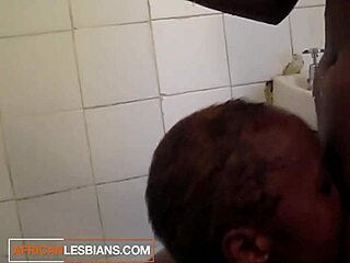 रियल ब्लैक अफ्रीकन एमेच्योर पहली बार लेस्बियन टाइट चूत चाटना