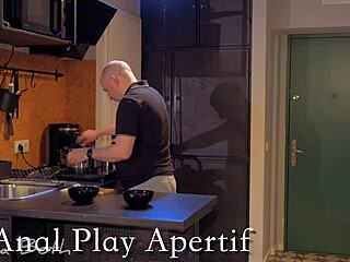 लाल बालों वाली गर्लफ्रेंड वर्क के बाद टाइट जींस में ब्लोजॉब देकर गांड मरवाना चाहती है